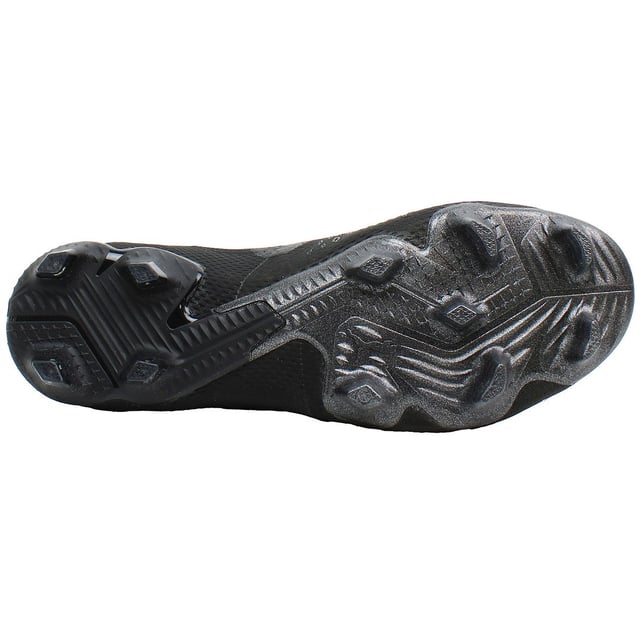 Botas de fútbol para hombre Puma Future Ultimate FG/AG, meticulosamente diseñadas para ofrecer un rendimiento y versatilidad inigualables tanto en terrenos firmes (FG) como en césped artificial (AG). Estas botas están diseñadas para potenciar a los jugadores con velocidad explosiva, control preciso y agilidad dinámica, asegurando que dominen el campo con confianza.

Características clave:

Parte superior Adaptativa FuzionFit+: La innovadora parte superior FuzionFit+ se adapta a la forma de tu pie, proporcionando un ajuste personalizado para máxima comodidad y soporte. Experimenta estabilidad y capacidad de respuesta mejoradas, lo que te permite moverte con agilidad y confianza.

Tecnología de Parte Superior Matryxevo: Confeccionadas con tecnología de parte superior Matryxevo, que es ligera y duradera, estas botas ofrecen un mejor toque y control del balón. El patrón de tejido innovador mejora la capacidad de respuesta y agilidad, permitiendo pases, tiros y regateos precisos.

Sistema de Movimiento Dinámico: Diseñado para optimizar la agilidad y la capacidad de respuesta, el Sistema de Movimiento Dinámico facilita cambios de dirección rápidos y aceleraciones explosivas. Ya sea que estés esquivando defensores o sprintando hacia la portería, estas botas permiten un movimiento y control fluidos.

Suela UltraFast Pebax®: La suela UltraFast Pebax® está diseñada para proporcionar máxima tracción y estabilidad en terrenos firmes y césped artificial. Domina el campo con confianza, sabiendo que tienes el agarre necesario para maniobrar rápidamente y de manera decisiva.

Experimenta la combinación definitiva de rendimiento y estilo con las botas de fútbol para hombre Puma Future Ultimate FG/AG. Diseñadas para jugadores que exigen lo mejor, estas botas son la clave para desbloquear tu máximo potencial en el campo.