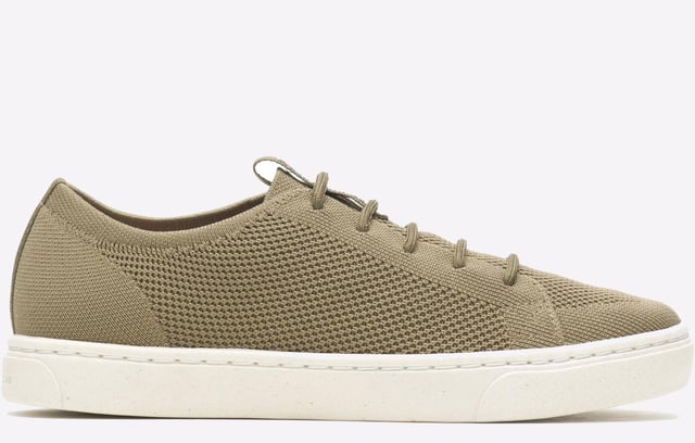 Perfect voor dagelijks gebruik, de goede sneaker heeft een vakkundig vervaardigde inlegzool van hoogwaardig polyurethaan schuim met hoge veerkracht, wat zorgt voor extreme demping en energieteruggave.