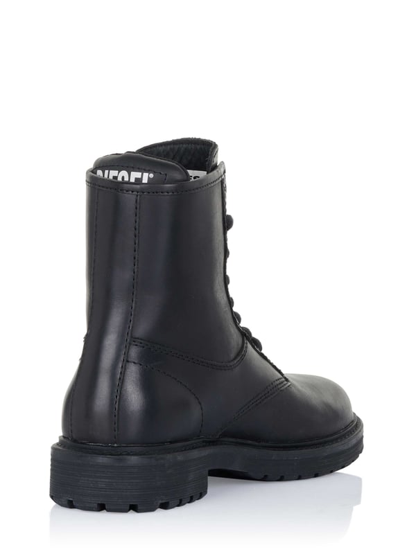 100% cuero; botas Diesel Alabhama;  Modelo: Y02732PR013 T8013;  Mano de obra de alta calidad;  100% cuero;  Cordones clásicos;  punta redonda;  Suela de goma antideslizante;  Altura del eje: 19,5 cm;  Altura de la suela: 2 cm;  Altura del tacón: 1,7 cm;  Detalles del logotipo diésel