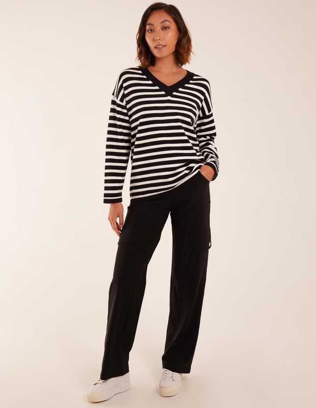 Elevate your knitwear this season with out Sailor Strip Jumper. Get cosy and keep heads turning in this versatile style. Pair with denim jeans and trainers for a transitional style.