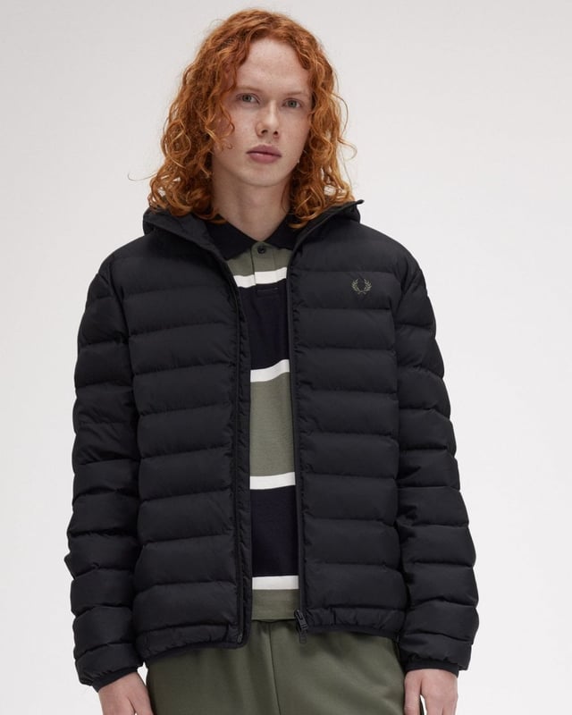 A staple Fred Perry insulated jacket with an adjustable hood and twin tipping to the internal collar.

Recycled polyester ripstop fabric 
Regular fit
Two way zip with branded puller 
Zip-up side seam pockets 
Laurel Wreath embroidered logo on the left hand chest

100% Recycled Polyamide
J8553
