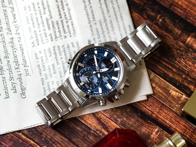 This Casio Edifice Analogue-Digital Watch for Men is the perfect timepiece to wear or to gift. It's Silver 46 mm Round case combined with the comfortable Silver Stainless steel watch band will ensure you enjoy this stunning timepiece without any compromise. Operated by a high quality Quartz movement and water resistant to 10 bars, your watch will keep ticking. This fashionable, classic watch is a perfect gift for New Year, birthday,valentine's day and so on -The watch has a calendar function: Day-Date, Bluetooth, Stop Watch, Worldtime, Alarm, Light High quality 21 cm length and 21 mm width Silver Stainless steel strap with a Fold over with push button clasp Case diameter: 46 mm,case thickness: 13 mm, case colour: Silver and dial colour: Blue