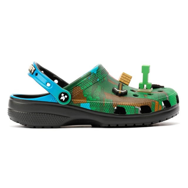 Minecraft-inspired clogs featuring 3D block Jibbitz™ charms for a playful, game-themed design. Crafted with a soft, flexible upper and ventilation holes for enhanced breathability, keeping feet cool.