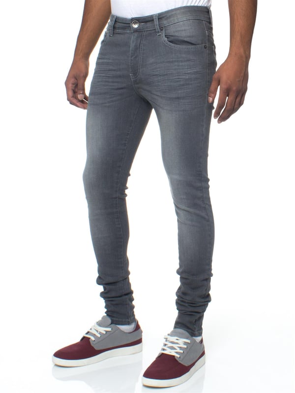 These Enzo Skinny Super stretch denim jeans feature a zip fly fastening, Logo Branding to Back Waist Patch, Two Front pockets, two back pockets.
