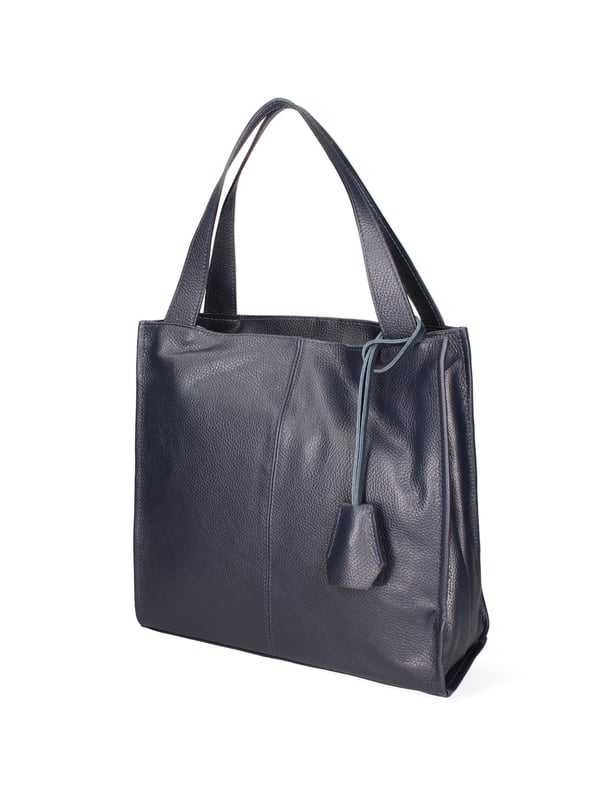 Bolso bandolera para mujer. El cierre es con cremallera. Los bolsillos internos son uno con cremallera y otro abierto. Los bolsillos externos están ausentes. Falta la correa para el hombro. El mango es de cuero. Hay un compartimento interno. El material exterior es piel auténtica tipo dólar. Internamente está forrado en tejido 70% algodón - 30% poliéster. Medidas: 34x32x11 cm. Hecho en Italia