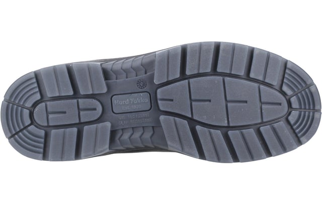 Die Hard Yakka Brumby Soft Toe Dealer Boots kombinieren Haltbarkeit und Komfort für harte Arbeitsumgebungen. Mit einem wasserfesten Obermaterial aus geöltem Vollnarbenleder und einer robusten PU/TPU-Konstruktion halten diese Stiefel Ihre Füße trocken und geschützt. Innen bieten Repreve-Futter und eine Premium-Lederkappe (1,8 mm-2 mm) eine bequeme Passform, während sich das PU/Memory-Schaum-Fußbett zur Dämpfung an Ihren Fuß anpasst. Zu den Sicherheitsmerkmalen gehören ein Kickguard-Zehenschutz, eine nichtmetallische durchtrittsichere Platte und eine SRC-zertifizierte rutschfeste Außensohle für hervorragende Traktion. Mit extra langen Zugschlaufen für einfaches Tragen und antistatischen Eigenschaften sind die Brumby Dealerboots die ideale Wahl für zuverlässige, nachhaltige Arbeitsschuhe.
- Obermaterial aus wasserabweisendem, geöltem Vollnarbenleder
- Repreve-Innenfutter mit Lederabdeckung
- Extralange Zugschlaufen
- PU-/Gedächtnisschaum-Einlegesohlen
- Kickguard-Zehenschutz
- Rutschfeste TPU-Laufsohle
- Durchtrittsichere Mon-Metall-Platte
- Hartes Yakka-Branding