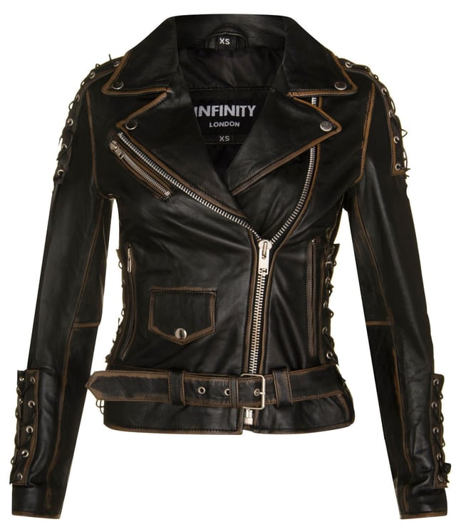 Diese wunderschön gearbeitete Slim-Fit-Lederjacke ist die perfekte Mischung aus Modernität und Eleganz und das Must-Have-Modeaccessoire dieser Saison. Durchdrungen vom Vintage-Biker-Geist „Live to Ride“, verkörpert durch den geprägten Adler auf der Rückseite, an der Taille, an der Schulter und an den Manschetten, haben wir verstellbare Einsätze mit Schnürung, die für mehr Funktionalität und maximale Einstellbarkeit sorgen. Dieses stilvolle Kleidungsstück wird durch einen versetzten YKK-Reißverschluss vorne, der durch ein breites fallendes Revers betont wird, und einen verstellbaren Gürtel in der Taille zusätzlich zum Leben erweckt. Diese Vintage-Bikerjacke ist kurz und eng anliegend und verkörpert den „Born to Ride“-Biker-Geist. Drei Außentaschen mit Reißverschluss bieten funktionale und trendige Aufbewahrungsmöglichkeiten für Ihre Habseligkeiten. Geprägter Adler. Mit dem Gürtel an der Taille können Sie die Passform anpassen und so einen bequemen und maßgeschneiderten Look gewährleisten. Klassischer Brando-Stil. Erleben Sie den Abenteuergeist und heben Sie sich mit dieser schwarzen Leder-Bikerjacke von der Masse ab. Egal, ob Sie auf der Straße oder in der Stadt unterwegs sind, diese Jacke wird mit Sicherheit alle Blicke auf sich ziehen und ein starkes modisches Statement abgeben.