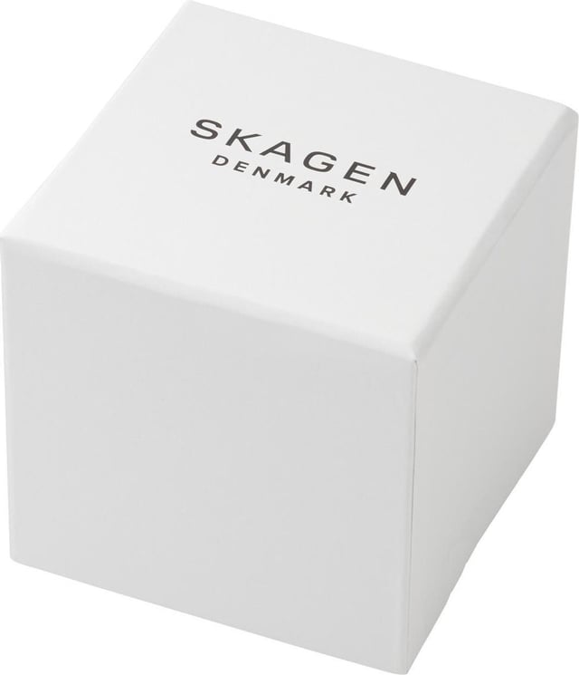 This Skagen Grenen Lille Solar Powered Analogue Watch for Women is the perfect timepiece to wear or to gift. It's Silver 26 mm Round case combined with the comfortable Silver Stainless steel watch band will ensure you enjoy this stunning timepiece without any compromise. Operated by a high quality Quartz movement and water resistant to 3 bars, your watch will keep ticking. Elegant and fashionable watch that is suitable for the daily life of every Women. It’s a great gift for your relatives and friends -The watch has a function:  Solar Powered , Luminous Hands and Luminous Hands High quality 19 cm length and 16 mm width Silver Stainless steel strap with a Fold over clasp Case diameter: 26 mm,case thickness: 7 mm, case colour: Silver and dial colour: Blue