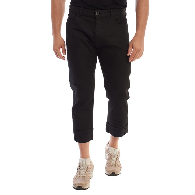 Emporio Armani denim pants with five-pocket design and button closure, combining elegance and casual style.

 Made from denim, it offers a straight and comfortable fit, ideal for a versatile and modern look.

 The metal-engraved details with the brand's logo, discreetly placed on the small pocket and on the back pocket, add a distinctive and exclusive touch.

 Rolled hems at the ankles add a contemporary touch, making these pants a perfect choice for both casual combinations and more refined outfits with a touch of sophistication.
 Composition: 98% Cotton, 2% Elastane
 Care:
- Machine wash on gentle cycle.
 - Use similar colors in the wash.
 - Avoid the use of bleaches.
 - Dry at low temperature in the dryer.
 - Iron at low temperature.
 - Do not dry clean.