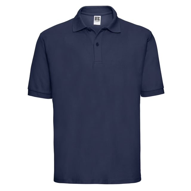 65% Polyester, 35% Ringgesponnene Baumwolle. Gewebetechnik: Strapazierfähig. Design: Unifarben. Knopfleiste mit zwei Knöpfen, Verstärkte Schultern, Selbstgefärbte Knöpfe, Ausschnitt mit Band, Doppelnadel-Stich. GSM (Gramm pro Quadratmeter): 215. Nachhaltigkeit: Amfori-Freigabe, Better Cotton Initiative, BSCI, Verein für faire Arbeit, Oeko-Tex Standard 100 zertifiziert. Bündchen: gerippt. Saum: gerippt. Kurzärmlig. Schaftrand zum Umklappen.