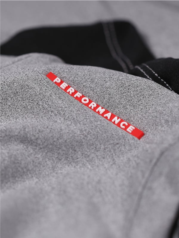 Train in style with this long sleeve crew neck top from the LUKE womenswear performance range. Cut from a high performance, recycled fabrication, it is designed with comfort, sustainability and flexibility in mind. The fabric has moisture absorbing properties and elastic fibres for ultimate support when on the move. This piece is complete with the brands iconic rubberised lion head badge.