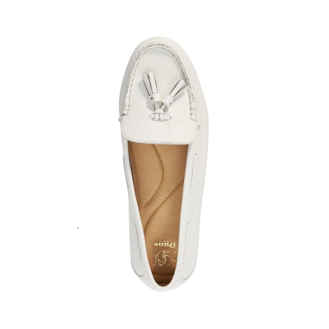 The timeless tassel trims give these leather moccasins a classic look. Perfect for pairing with your day-to-day work wear attire.