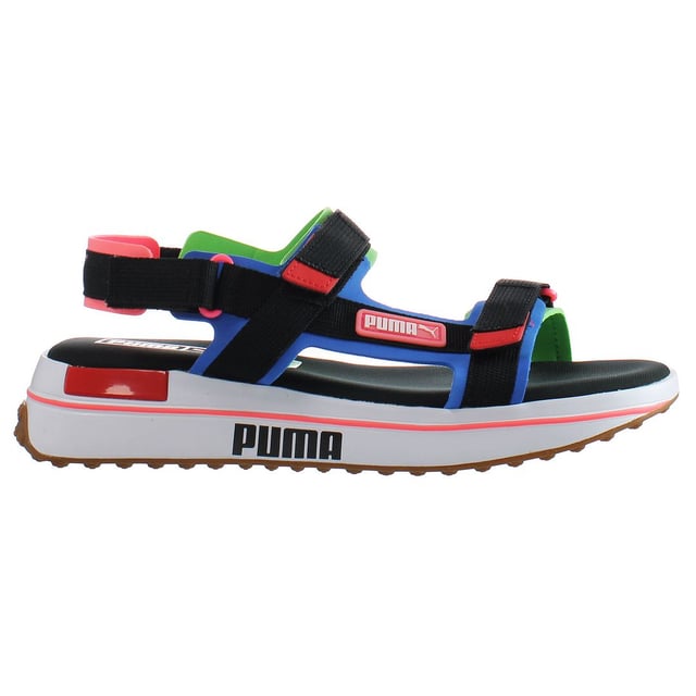 Fly como puede ser, el juego Rider On Sandals se inspira en las zapatillas de deporte de los años 70. Con toques de color en todas partes y amortiguación de espuma de piloto de alta gama en la entresuela, estas sandalias condimentan cualquier atuendo.