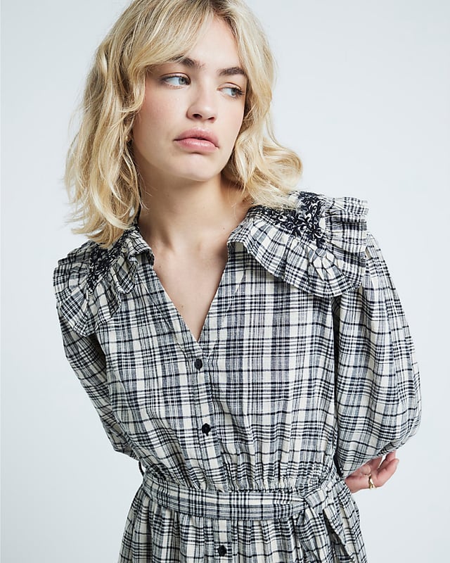 Oversized Collar, Check print, V-neck, Tie front, Long sleeves, Button fastening, Mini length