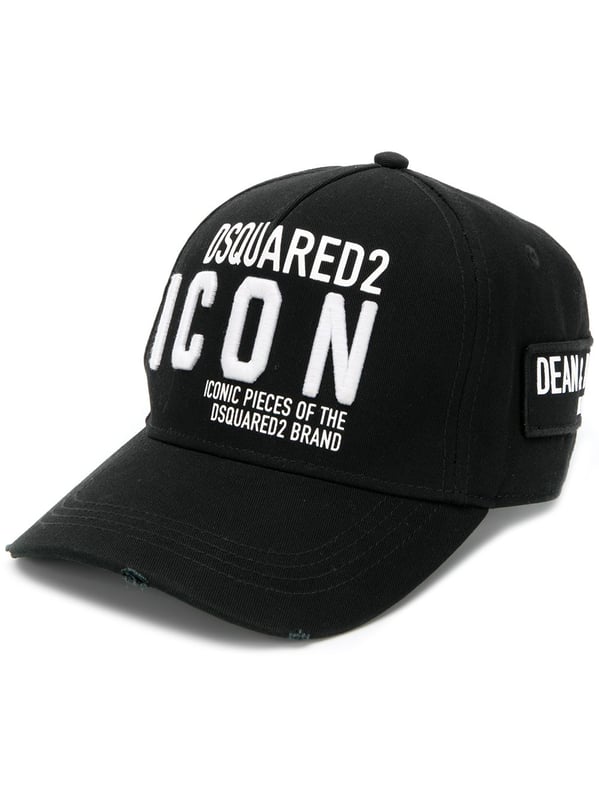 DSQUARED2 en una palabra: icónico. Confeccionada en algodón, esta gorra de béisbol en blanco y negro de la marca está decorada con un logo bordado en la parte delantera y un eslogan impreso en el lateral. Sólo para chicos geniales. Con visera curva con efectos desgastados, cierre ajustable y detalle de eslogan.