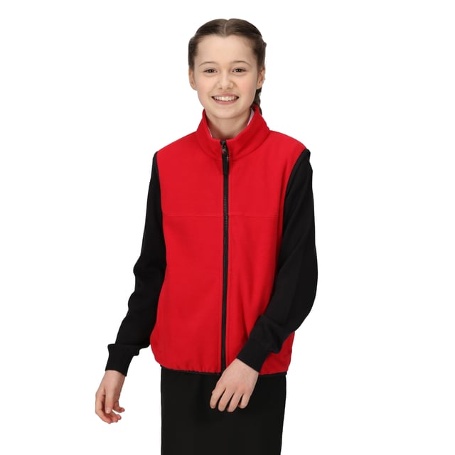 Gewebetechnik: Leicht, Schnelltrockend. Recyceltes Polyester. Gewebe: Gebürstet, Micro-Vlies. Design: Mit Kontrastborte. GSM (Gramm pro Quadratmeter): 170. Reißverschluss. eine Seite mit Anti/Pilling, eine Seite angerauht, Mit Stretch. Taschenart: Zwei Taschen unten, Reißverschluss. Futterstoff: Fleece. Weiter Stehkragen. Ärmellos.