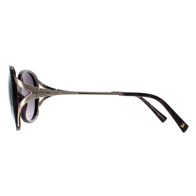 INVU Ronde Vrouwen Donker Tortoise Paars Demi Goud Paars Gepolariseerde B2117 Zonnebril Verhoog je stijl met de INVU Designer Zonnebril model B2117C, ontworpen voor vrouwen die gedurfde elegantie omarmen. Deze prachtige zonnebril heeft een rond montuur van donker tortoise-paars kunststof met slanke metalen pootjes, perfect aangevuld met paarse gepolariseerde glazen met kleurverloop. Het B2117C model combineert vintage allure met moderne functionaliteit en biedt superieure UV-bescherming en de hele dag comfort. Deze eersteklas zonnebril is verkrijgbaar met een ongelofelijke korting op de normale verkoopprijs en is het perfecte accessoire voor elke fashion-forward garderobe. Verwen jezelf met luxe en maak een levendig statement met INVU, terwijl je geniet van uitzonderlijke besparingen.