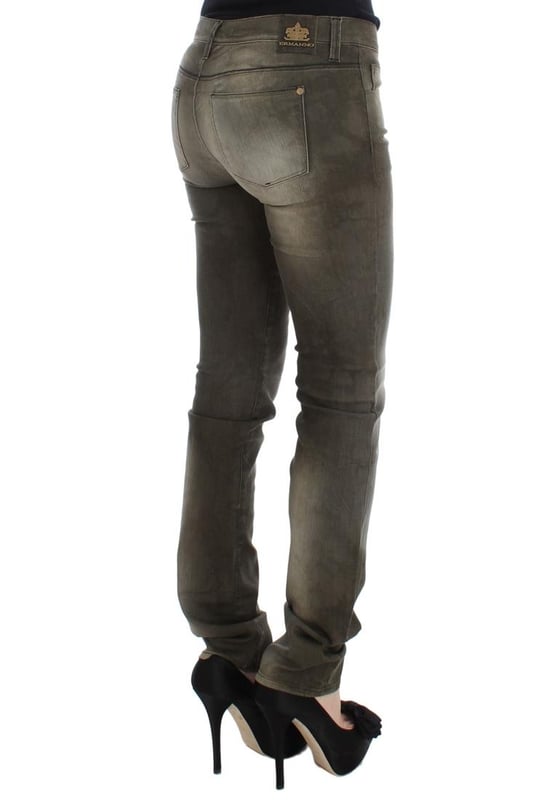 Marca: Ermanno Scervino.
  Color: Lavado gris.
  Estilo: Slim Fit.
  Fabricado en Italia.
  Material: 98% algodon 2% elastano.
  Vaqueros de mujer.
