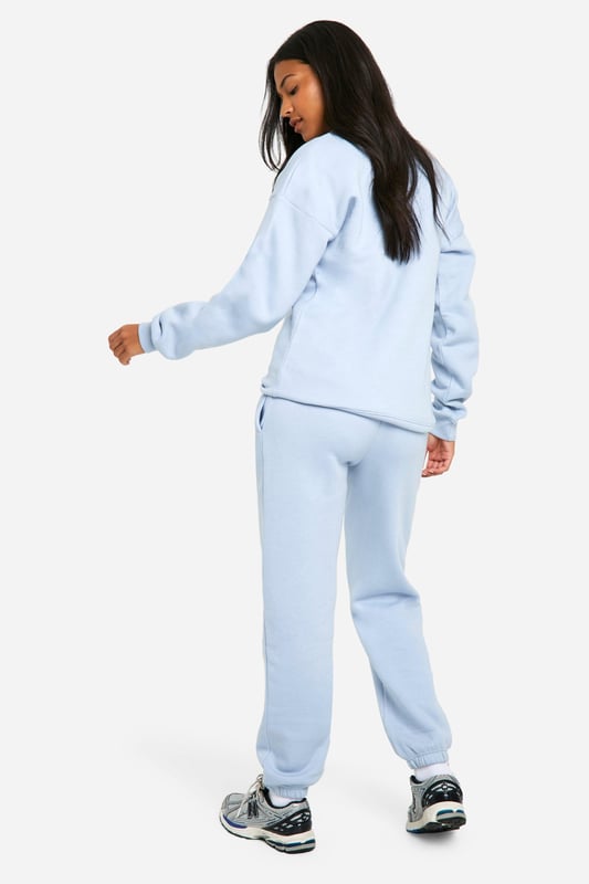 Comfortable, versatile, and the stylish lazy-day set you've been scrolling for. Better still, this tall tracksuit is designed especially for women 5'7" and over, providing a better fit than a regular tracksuit for the taller girls out there. This matching hoodie and jogger set is perfect for casual wear or those chilled out days when you want to relax and feel cosy, while still maintaining perfect style. Minimal effort, maximum payoff. Style: Tracksuit