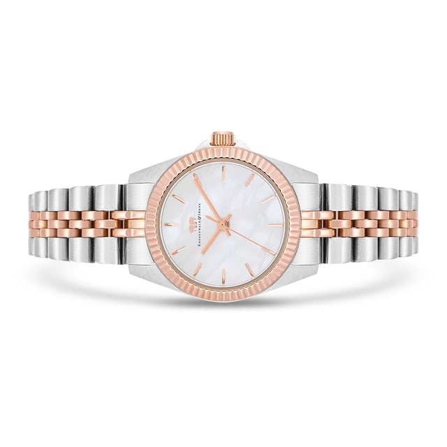 At your clock, do you value timeless optics in conjunction with the quality standards of the old watchmaker's craft? Then this women's model of the Rhodenwald & Sons label is the perfect choice. The clock manufacturer creates stylish and sustainable masterpieces for all generations: the timepiece scores with a tidy dial made of mother-of-pearl, simple barnice, obélisque quarrels and a grooved bezel. The satin-made bicolor stainless steel housing with partial gilding made of rose gold and a tuned link bracelet made of stainless steel fit perfectly into the design concept. A precise quartz clock, a screwed housing floor and water resistance up to 5 ATM complete the premium equipment.
