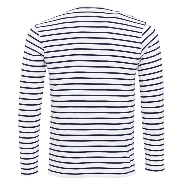 Langarm-T-Shirt. Mit rollbaren Ärmeln und einer Knopfleiste an der Innenseite des Ärmels, um es zu fixieren. Rundhalsausschnitt mit Knopfleiste mit drei Knöpfen. Doppelnähte an Saum und Bündchen. Waschanleitung: Haushaltswäsche bei 40 Grad.