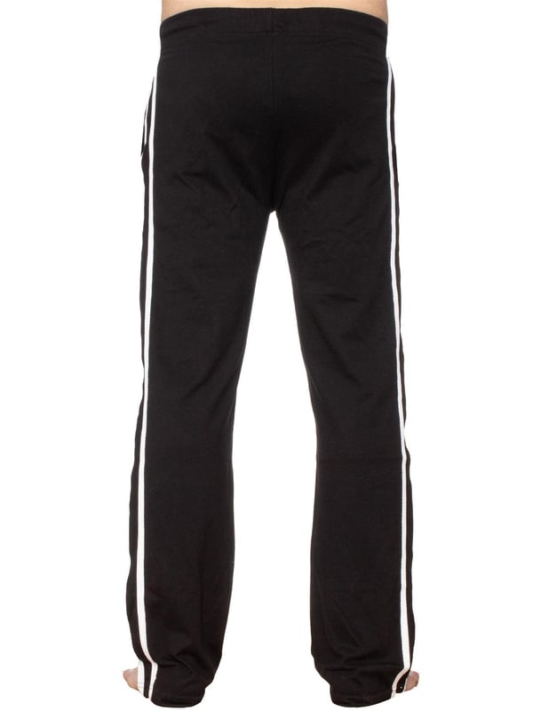 These Regular fit EZLP586 Lounge pants feature classic contrast stripes to sides, 2 side pockets, cotton blend for superior comfort, adjustable waist with drawstrings