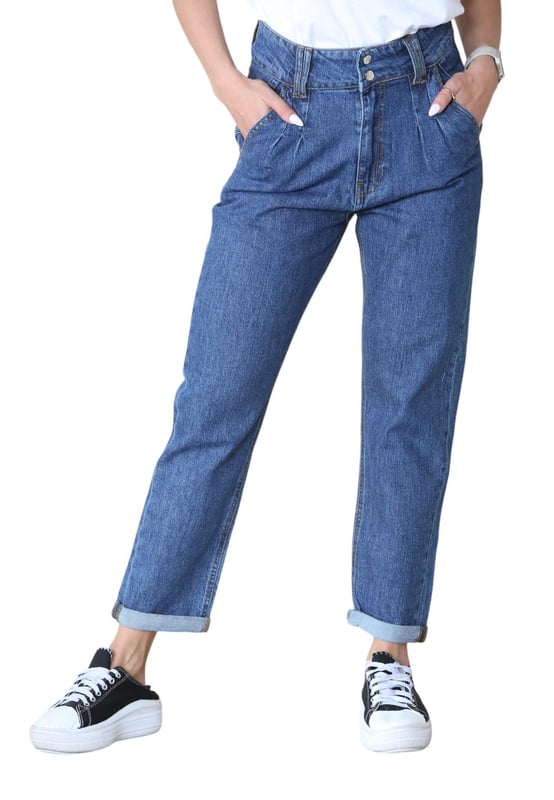 MYT Womens Boyfriend Jeans ensuring a perfect fit for those with a curvier figure. - - . High Waisted with Pleats in Front and Crafted from high-quality denim, these jeans are designed to withstand frequent wear and tea. - - . Relaxed Fit Tapered Legs With a classic boyfriend jeans silhouette, these jeans can be dressed up or down for various occasions. - - .  These Jeans are Baggy on the Top with Wide Waist and Tapered on the Legs. - - . Great Vintage Condition Overall, There Are Some Loose Threads on the Buttonhole Edges. - - .   Size 10 is 28 inches waist. - - . . . - - .   Size 12 is 30 inches waist. - - . . . - - .   Size 14 is 32 inches waist. - - . . . - - .   Size 16 is 34 inches waist. - - . . . - - .   Size 18 is 36 inches waist. - - . . . - - .   Size 20 is 38 inches waist. - - . . - - . Size 22 is 40 inches waist. - - . . . - - . Size 24 is 42 inches waist. - - . . . - - .