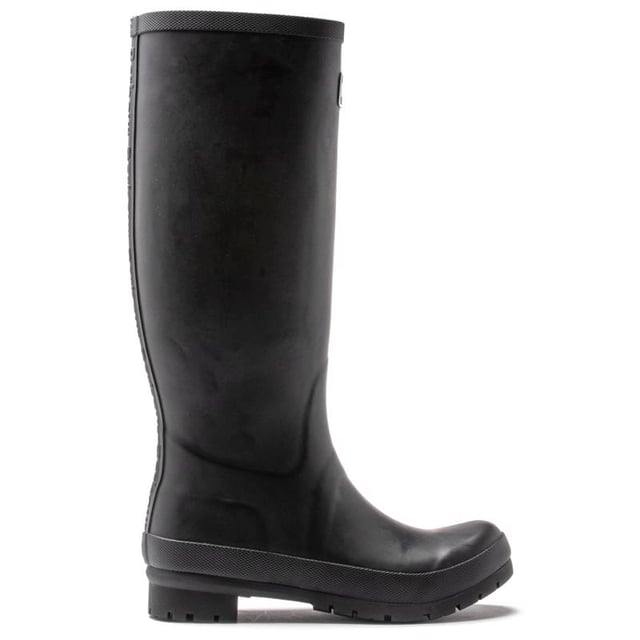 Barbour Abbey Botas Style Abbey de la icónica marca británica Barbour es perfecto para paseos húmedos y embarrados o para pasar tiempo jugando en el jardín. Diseñadas con un estilo clásico de Wellington, las botas están completamente forradas para brindar comodidad y cuentan con una suela exterior resistente para proteger sus pies. Están completos con la marca Barbour para darle ese sello de estilo y calidad.