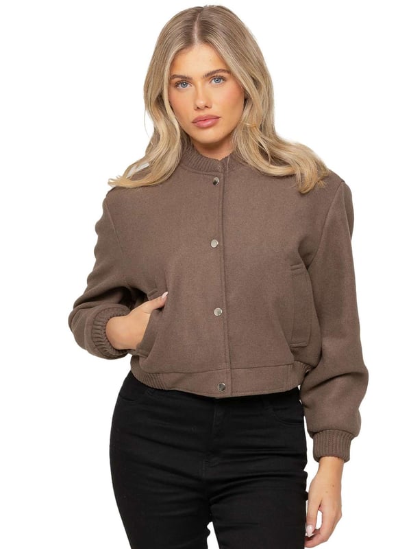 The Women's Wool Bomber Jacket features a stylish ribbed collar and cuffs, complemented by a classic button-up design. Crafted from premium soft fabric, it offers a comfortable and relaxed fit. With two functional side pockets and a cropped silhouette, this jacket blends both style and comfort effortlessly. Made from a high-quality blend of 96% polyester and 4% elastane, it's machine washable for easy care