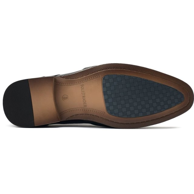 Zapatos Soletrader Logan para hombre en color tostado, fabricados en piel y suela de pvc. Presentan detalle brogue y parte superior de piel.