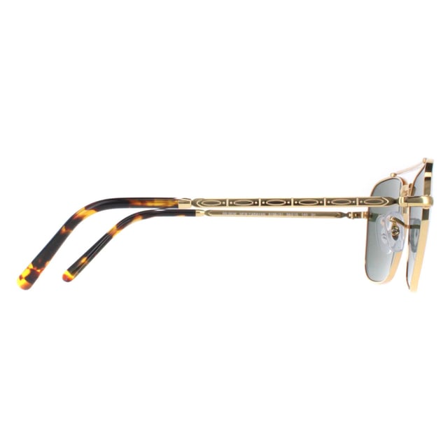 Ray-Ban Square Unisex Gold Green RB3636 New Caravan  Sunglasses are a sleek and sophisticated square silhouette that echoes retro charm with a modern twist. Crafted with precision, the metal frame offers durability and style, while the carefully selected lenses provide both clarity and UV protection. The distinct yet versatile design of the RB3636 new square sunglasses makes them a must-have accessory, elevating any ensemble with their timeless appeal and hint of modern sophistication, ideal for those seeking iconic style fused with functionality and quality craftsmanship.