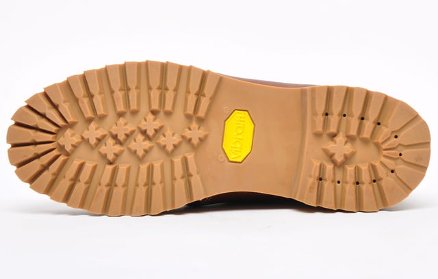 Ces bottes Timberland Heritage Chukka de 1973 constituent une excellente option pour l&#39;homme moderne, avec une tige en cuir souple de qualité supérieure avec des détails de couture complexes pour un look de designer ultime.