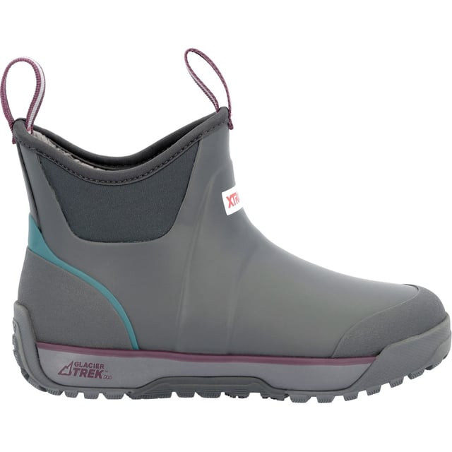 The ADB ICE was designed to work on wet ice while simultaneously being able to transition to other wet surfaces. This new boot features Glacier Trek Pro, our proprietary ice gripping compound paired with an SRC rated slip-resistant rubber.
