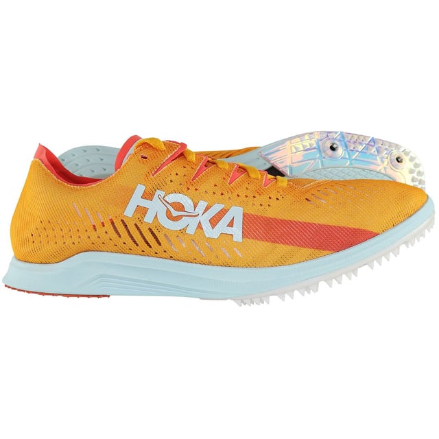 Die Hoka Cielo X LD Track Spike Herren-Laufschuhe in Orange sind spezielle Sportschuhe für Leichtathletik, insbesondere Langstreckenläufe. Hier sind einige wichtige Merkmale und Details dieser Spike-Laufschuhe: Spike-Design: Diese Laufschuhe wurden speziell für Leichtathletik-Wettkämpfe entwickelt. Die abnehmbaren Spikes an der Außensohle sorgen für hervorragende Traktion und Halt auf der Laufbahn und verbessern so Ihre Leistung im Rennen. Leichtbauweise: Hoka legt bei seinen Spike-Laufschuhen Wert auf ein leichtes Design, um Athleten zu Höchstleistungen zu verhelfen. Die Cielo X LD Laufschuhe sind besonders leicht und reduzieren so den Luftwiderstand und die Ermüdung im Rennen. Strapazierfähige Außensohle: Die Außensohle dieser Laufschuhe besteht aus strapazierfähigen Materialien, um den Belastungen von Leichtathletik-Veranstaltungen standzuhalten und so Langlebigkeit und konstante Leistung zu gewährleisten. Langstrecken-Fokus: Diese Spike-Laufschuhe sind ideal für Langstreckenläufe, bei denen Ausdauer und eine effiziente Lauftechnik entscheidend sind. Leuchtendes Orange: Das kräftige Orange verleiht diesen Laufschuhen einen unverwechselbaren und dynamischen Look und macht sie auf der Laufbahn leicht erkennbar. Anpassbare Spikes: Track Spikes sind normalerweise anpassbar, sodass Sie die Spikelänge je nach Art der Leichtathletikveranstaltung, an der Sie teilnehmen, anpassen können. Stützende Passform: Hoka Track Spike-Schuhe bieten eine bequeme und stützende Passform, die Ihre Laufeffizienz verbessert und das Verletzungsrisiko verringert. Ideal für Wettkämpfe: Diese Schuhe sind für Leichtathletik-Wettkämpfe vorgesehen, einschließlich Langstreckenrennen wie 5.000 m oder 10.000 m. Hoka-Branding: Das Hoka-Branding auf diesen Schuhen steht für ihre Qualität und Leistungsfähigkeit. In verschiedenen Größen erhältlich: Hoka bietet normalerweise eine Reihe von Größen an, um Athleten mit unterschiedlichen Fußgrößen gerecht zu werden. Die orangefarbenen Hoka Cielo X LD Track Spike-Schuhe für Herren sind eine großartige Wahl für Leichtathleten, insbesondere für jene, die sich auf Langstreckenveranstaltungen spezialisiert haben. Diese Schuhe bieten den nötigen Halt, die nötige Bodenhaftung und die leichte Konstruktion, die für herausragende Leistungen bei Wettkämpfen erforderlich sind.