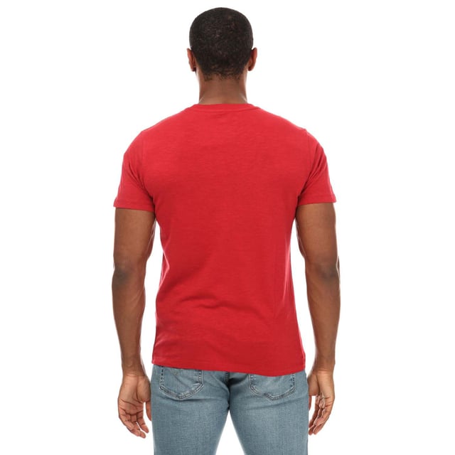 Mens Levis Classic Pocket T-Shirt in red.- Crew neckline.- Short sleeves.- Single chest pocket.- Standard fit.- 100% Cotton.- Ref: 193420297
