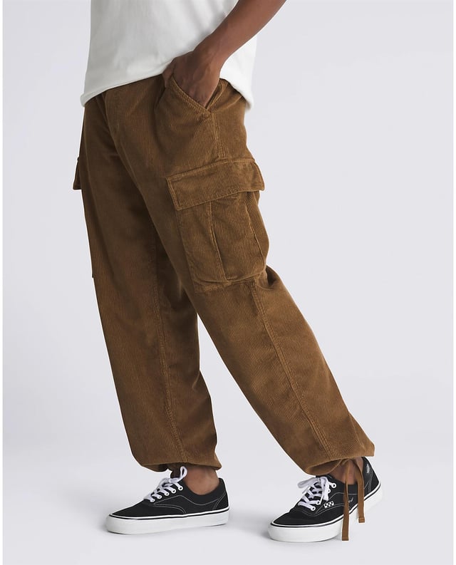 VANS Men’s Service Cargo Cord Loose Tapered Pants in Coffee Liqueur