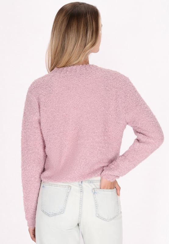 Wir präsentieren einen einfachen, strukturierten Pullover mit Rundhalsausschnitt und langen Ärmeln. Das strukturierte Strickmuster verleiht dem Design Tiefe. Mit einer entspannten Silhouette und leicht abgesenkten Schulternähten bietet dieser Pullover sowohl Komfort als auch lässige Eleganz.  Zur Seite fahren