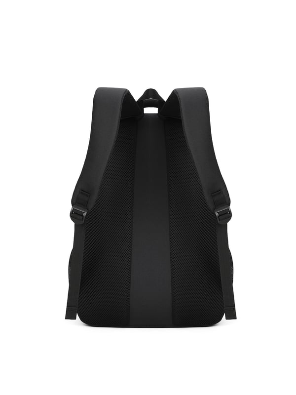 Mochila unisex. El cierre es con cremallera. Los bolsillos internos son bolsillos multifuncionales. Hay tres bolsillos externos con cremallera y dos laterales abiertos. Falta la correa para el hombro. El asa es de tela. Hay un compartimento interno. El material exterior es poliéster. Internamente está forrado en poliéster. Medidas: 37x22x51 cm. Producto de moda