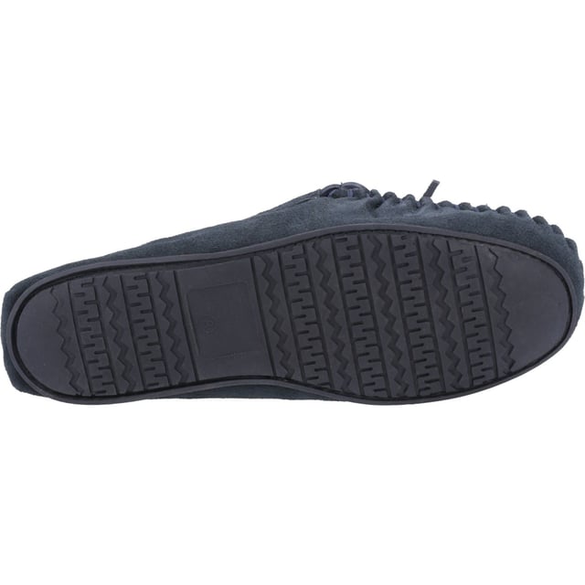 Hush Puppies Clyde Wildleder Herren Navy Hausschuhe Ein bequemer, leicht zu tragender Slipper im Loafter-Stil mit Obermaterial aus echtem Wildleder, weichem, atmungsaktivem Futter und einer Einlegesohle aus Memory Foam, die den ganzen Winter über für Gemütlichkeit sorgt.