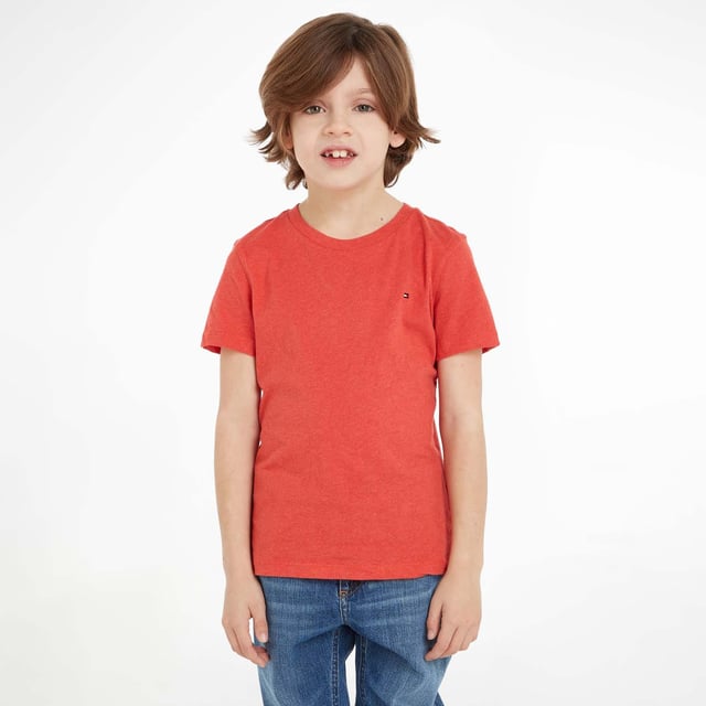 Juniors Tommy Hilfiger Organic Cotton T- Shirt in red.- Crew neck.- Short sleeves.- Tommy Hilfiger flag embroidery on chest.- Regular fit.- Ref: KB0KB04140601