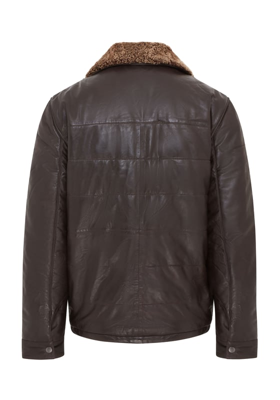 Haz una declaración audaz con nuestra chaqueta de motociclista acolchada de cuero de cordero marrón para hombre. Diseñada tanto para el estilo como para la practicidad, esta chaqueta está confeccionada con cuero de cordero de primera calidad, que ofrece un acabado elegante y lujoso. El cuello de piel desmontable proporciona opciones de estilo versátiles, lo que la hace perfecta para cualquier ocasión. 100% cuero de cordero genuino para una sensación suave y flexible Cuello de piel desmontable para un uso personalizable y una mayor calidez Diseño acolchado acolchado para un mejor aislamiento y una apariencia moderna Utilidad de seis bolsillos: 2 bolsillos abotonados en el pecho, 2 bolsillos laterales abotonados y 3 bolsillos interiores para un almacenamiento seguro Cierre de cremallera frontal con una silueta inspirada en el motociclista Costuras duraderas y costuras reforzadas para una mayor durabilidad Perfecta para salidas informales, viajes o ropa de invierno Esta chaqueta de motociclista acolchada combina un encanto resistente con una sofisticación contemporánea, lo que la convierte en una adición versátil a tu guardarropa. ¡Mantente abrigado y con estilo dondequiera que vayas!