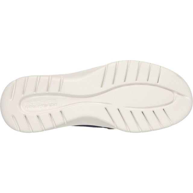 On-the-GO Flex - Palmilla Boat Shoe Step-in to convenient nautical comfort and cushioning wearing Skechers Hands Free Slip-ins On-the-GO Flex - Palmilla. This casual boat shoe style features a Skechers Air-Cooled Memory Foam insole and a hands-free moulded heel panel.