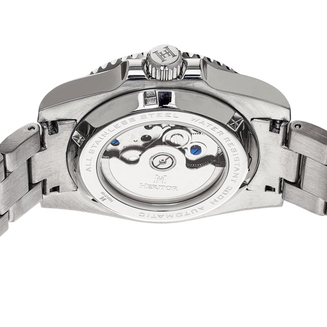 316L roestvrijstalen kast van chirurgische kwaliteitMet juwelen bezet 2560 automatisch uurwerkJuweellagers: 22 juwelen41 uur gangreserveBeats per Hour (BPH): 21600/HourSapphire-Coated Mineral CrystalObservatiekast terug om uurwerk te bekijkenUnidirectionele lunette Geschroefde kroonLogo-gegraveerde roestvrijstalen gespLichtgevende wijzersLichtgevende markeringenDatum Display41 mm kastdiameter20 ATM (professionele duikwaterbestendigheid)