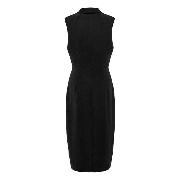 Een van onze "Classic with a Twist" en een must in je garderobe: de Top Stiches Tailor Wrap Dress beoordeeld door Smart and Joy Design Team. Verbeterd met elegante bovenste steken op de kragen, met een fancy knop zijn vorm benadrukt elk silhouet. Tijdloos en geschikt voor verschillende gelegenheden, je kunt niet fout gaan met zo'n stuk; Ofwel gepaard met hoge hakken of matchen het terloops met platte sandalen.
Productdetails
• Vorm: kleermaker, gemonteerd
• Lengte: 110 cm
• Geklassing
• Mouwloos