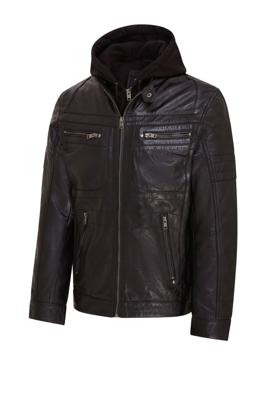 Una actualización moderna de la clásica chaqueta de motociclista, esta pieza combina estilo y funcionalidad. Confeccionada en cuero Nappa ultra suave, presenta detalles acolchados en los hombros y la parte superior del pecho para una apariencia elegante y contemporánea. Diseñada con versatilidad en mente, viene con un forro polar extraíble y una capucha ajustable, lo que la hace adecuada para todas las estaciones. Con cuatro bolsillos exteriores con cremallera para un almacenamiento seguro y dos bolsillos interiores adicionales, esta chaqueta es práctica y elegante. Ya sea para una salida informal o para usar en capas para el clima más frío, es fácil ver por qué esta chaqueta es una de las favoritas actuales. 100% cuero Nappa ultra suave de primera calidad Forro polar extraíble y capucha ajustable para usar en todas las estaciones Detalles acolchados en los hombros y la parte superior del pecho para un estilo adicional Cuatro bolsillos exteriores con cremallera para un almacenamiento seguro Dos bolsillos interiores para mayor comodidad Versión elegante y moderna de la clásica chaqueta de motociclista