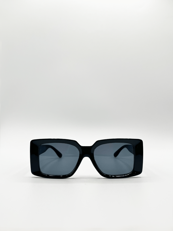 Oversized Square Frame in Black
Frame Colour: Black
Lens Colour: Black
Material: PC Lens PC Frame
One Size
SKU: SG2402402
UV 400 PROTECTION IN ACCORDANCE WITH 89/686/EEC BS EN ISO 123-1:2013
FDA Approved