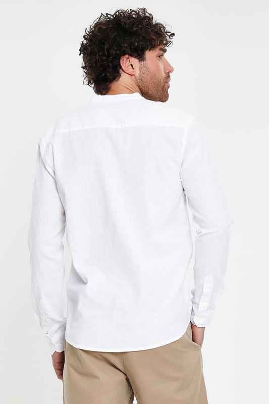Update your wardrobe with this grandad collar, long-sleeve shirt from Threadbare. Designed in a regular fit with button fastening and button cuffs, this shirt is made in a breathable linen and cotton blend fabric. Style with jeans or chinos to complete the look. Other colours and boy's version available.