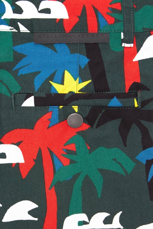 Perfect for sunny summer days, these boys' shorts from Stella McCartney Kids are made from soft cotton that is comfortable and breathable. With a bright mood-boosting print throughout.