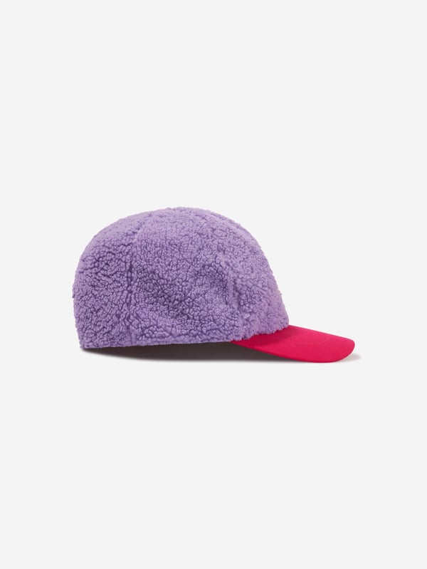 Marc Jacobs capture the fearless New York attitude and utilitarian work ethic in their aesthetic portraits. This girls violet cap has been projected in a Borg material with detailed branded embroidery on the front for a charming innovative edge.‚ Bicolour Faux Shearling Cap‚ Fancy MARC JACOBS Branded Embroidery On Front‚ Adjustable Plastic Closure System On BackMarc Jacobs : Kids Head SizeAge: 2Y 50cmAge: 3Y 50cmAge: 4Y 52cmAge: 5Y 52cmAge: 6Y 52cmAge: 8Y 31-34cmAge: 10Y 31-34cmAge: 12Y 35-38cmAge: 12+ Y 35-38cm