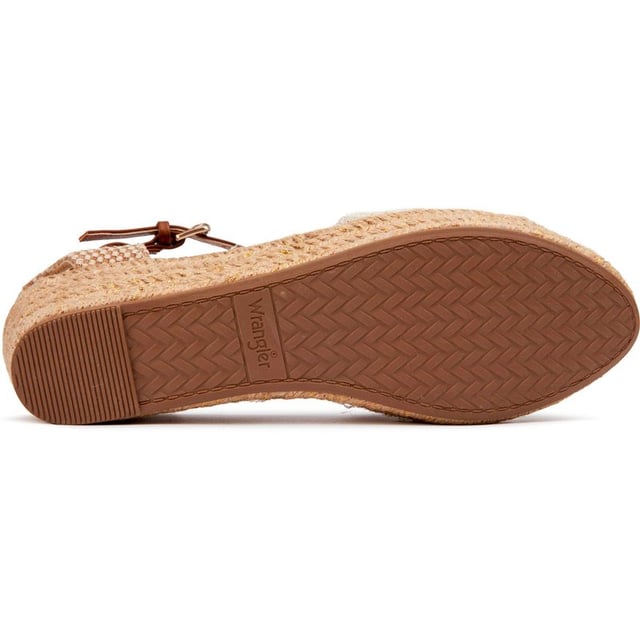Womens natural Wrangler bela sandals, manufactured with textile and a rubber & rope sole. Featuring: gold hardware, wrangler branding, rope edge sole, branded insole and heel height 6cm.